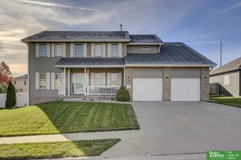 15417 Greenleaf St, Omaha, NE 68138