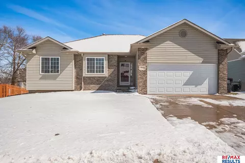 7717 S 155 Ave, Omaha, NE 68138