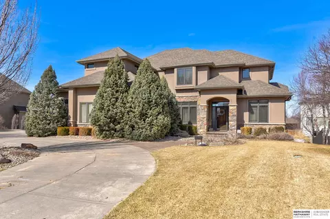 19306 Sahler St, Elkhorn, NE 68022