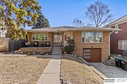 2517 N 52nd St, Omaha, NE 68104
