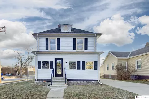 1701 S 11th St, Omaha, NE 68108