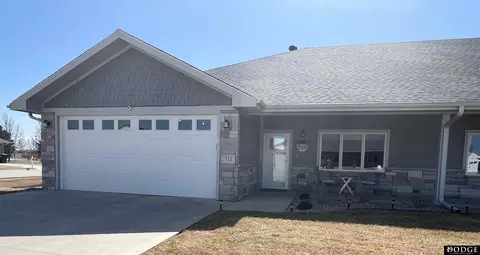 711 Augustine Plz, Columbus, NE 68601