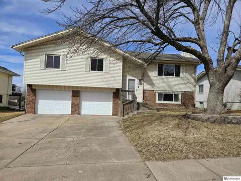 6706 S 108th Ter, Omaha, NE 68137