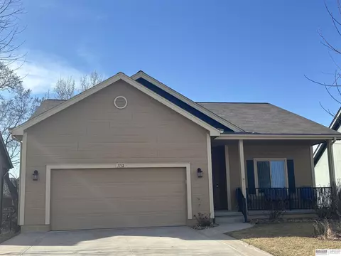 7112 N 138th Avenue Cir, Omaha, NE 68142