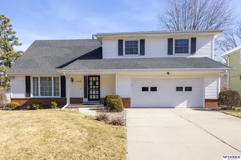 13636 Montclair Dr, Omaha, NE 68144