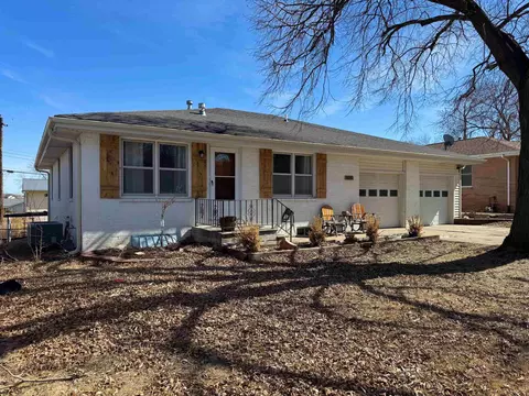 600 Windsor Dr, Lincoln, NE 68528