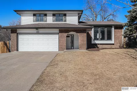 2824 Lillian St, Bellevue, NE 68147