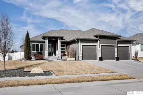 12716 S 78th St, Papillion, NE 68046