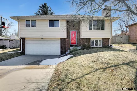 6025 Robin Rd, Lincoln, NE 68516