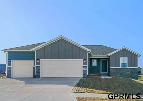 6321 Harvest Dr, Omaha, NE 68157
