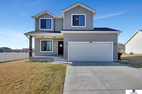 569 Santee Blvd, Tecumseh, NE 68450