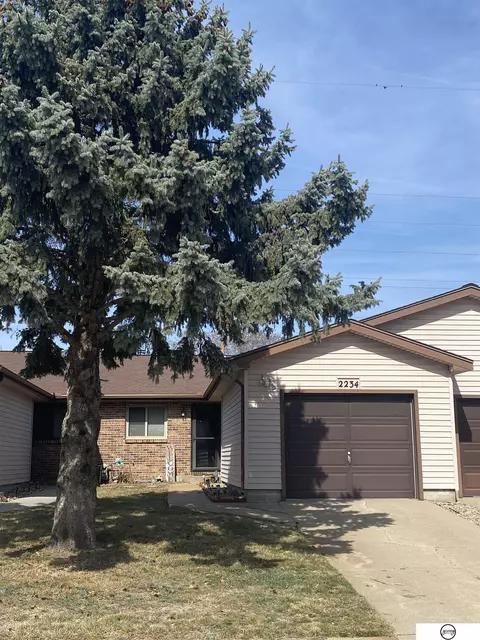 2234 Southwood Place Pl, Lincoln, NE 68512