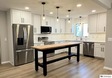 15705 Howard St, Omaha, NE 68118