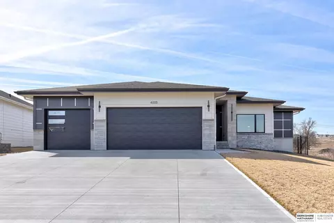 4005 George B Lake Pkwy, Elkhorn, NE 68022