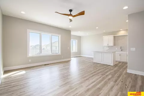 930 Kate Ave, Fremont, NE 68025