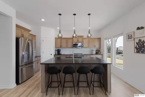 6018 S 212th St, Elkhorn, NE 68022