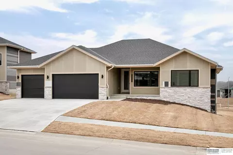 18215 Miami St, Elkhorn, NE 68022