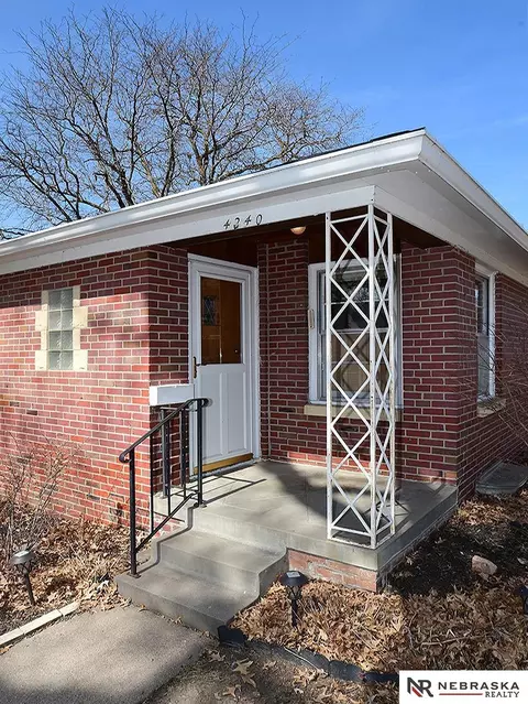 4240 F St, Lincoln, NE 68510