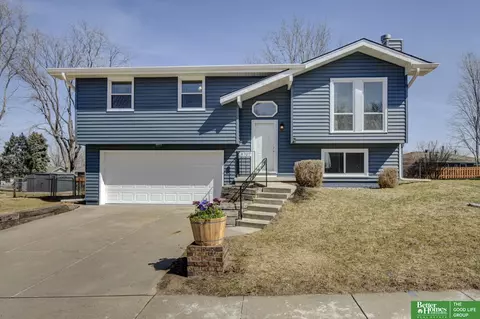 8707 S 138th Ave, La Vista, NE 68138
