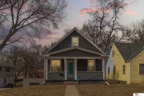 3308 N 53rd St, Omaha, NE 68104