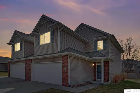 9023 Leighton Ave, Lincoln, NE 68507