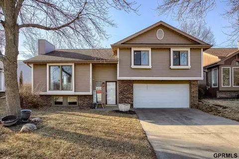 16271 Weir St, Omaha, NE 68135