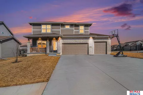 21304 I St, Elkhorn, NE 68022