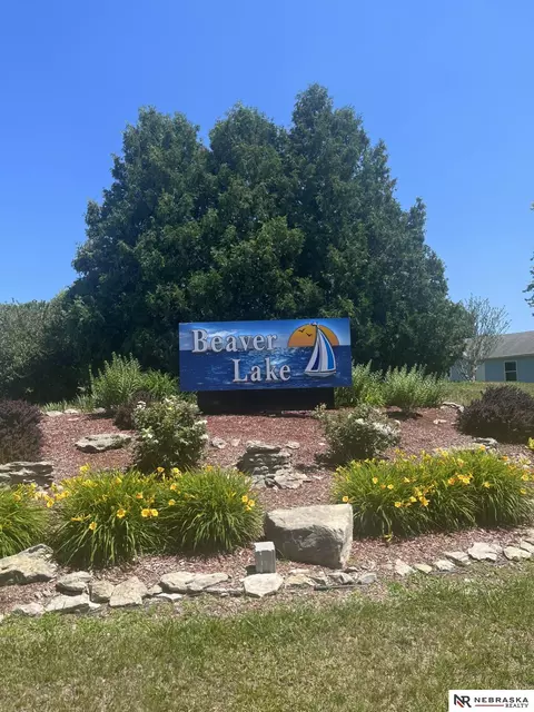 1930 Beaver Lake Blvd, Plattsmouth, NE 68048