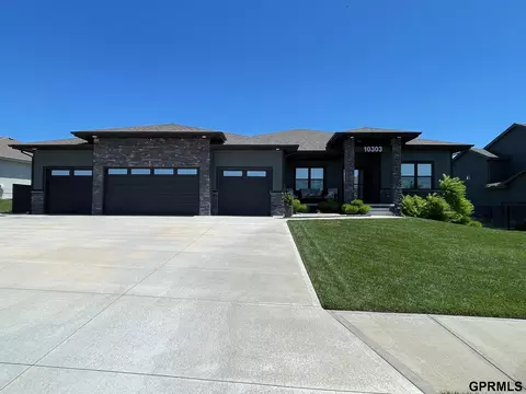 10303 S 188th St, Omaha, NE 68136