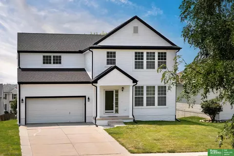 7842 N 151st St, Bennington, NE 68007