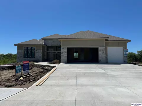 10454 S 118 St, Papillion, NE 68046