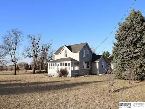 303 W Pine St, Cedar Bluffs, NE 68015
