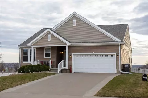 8605 S 66 Ave, Papillion, NE 68133
