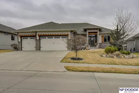 420 S 201 Ave, Elkhorn, NE 68022