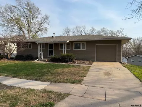 5939 Franklin St, Lincoln, NE 68506