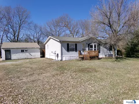 401 1st St, Barneston, NE 68309