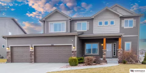 16402 Vane St, Bennington, NE 68007