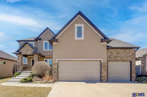9327 S 31st St, Lincoln, NE 68516