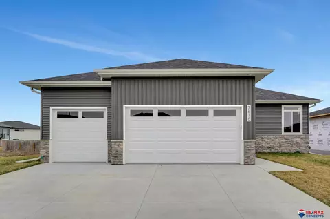 7616 Isidore Dr, Lincoln, NE 68516
