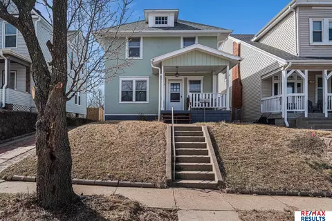 912 S 33 St, Omaha, NE 68105