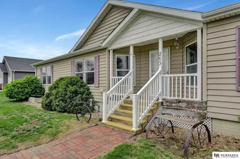 205 S Harrison St, Hallam, NE 68368