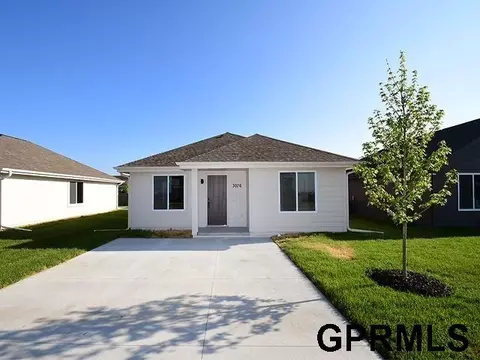 3076 E Dawn Dr, Fremont, NE 68025