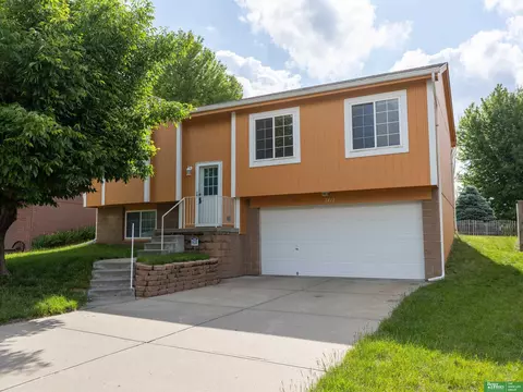 5413 S 190th St, Omaha, NE 68135