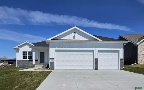 3200 Greta Dr, Roca, NE 68430