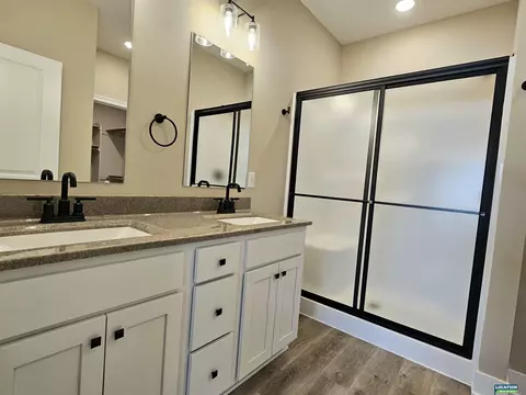 Bath - 3200 Greta Dr, Roca, NE 68430 photo 1 of 3