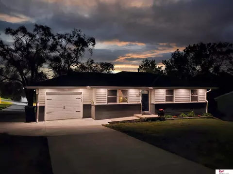 3502 Faulk Ave, Bellevue, NE 68147