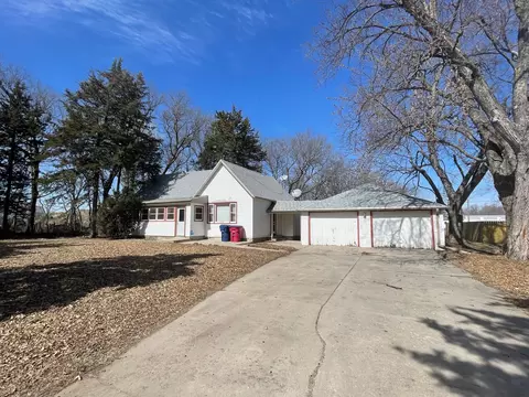 847 Elm St, Adams, NE 68301