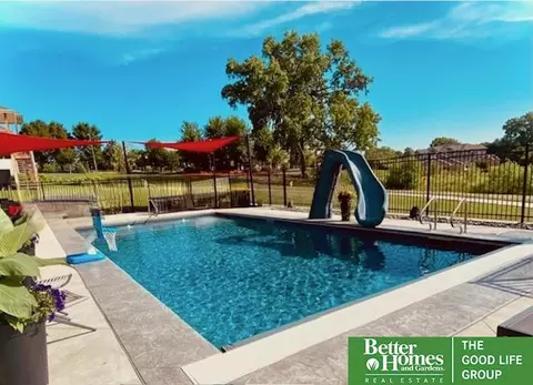 9909 Olive St, La Vista, NE 68128