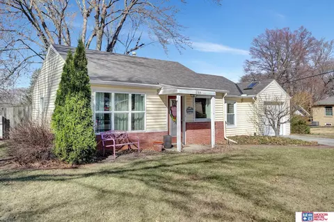 2305 S 34th St, Lincoln, NE 68502