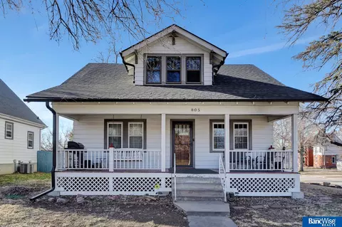 805 Sumner St, Lincoln, NE 68502